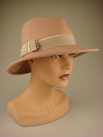 Hoed Cloche Vilten hoed Cloche Accessoires Hoeden & petten Nette hoeden Cloche hoeden Vilten beige hoed Vrouwen Beige hoed Wol warme hoed 