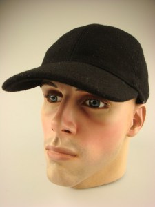 Cashmere cap met oorkleppen zwart