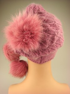 damesmuts-pompons-oudroze-muts038-2-beterpet-nl
