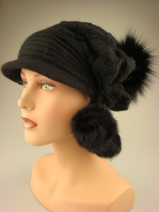 damesmuts-pompons-zwart-muts039-1-beterpet-nl