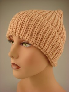 dik-gebreide-damesmuts-muts001be-beige-1-beterpet.nl