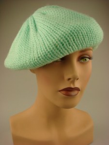 dubbel-gebreide-dames-baret-muts014-lichtgroen-2-beterpet-nl