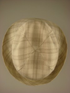 heren-zomer-hoed-zh010-lichtbeige-geruit-2-beterpet-nl