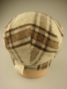 klassieke-heren-pet-met-oorkleppen-op010-lichtbeige-3-beterpet-nl