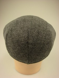 modieuze-klassieke-pet-met-oorkleppen-op030-grijze-visgraat-1-beterpet-nl