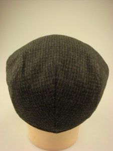 modieuze-klassieke-pet-met-oorkleppen-op037-zwart-gespikkeld-2-beterpet-nl