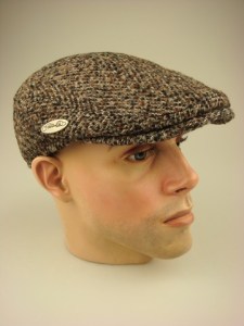 modieuze-klassieke-pet-met-oorkleppen-op045-beige-visgraat-1-beterpet-nl