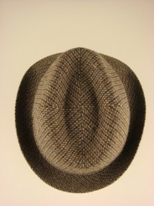 opa-hoed-wh065-taupe-2-beterpet-nl
