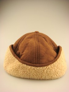 Teddy pet met oorkleppen beige